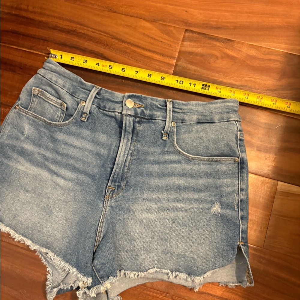 Good American‎ Cutoff Denim Shorts Size 12/31 Light Wash High Rise Raw He (0537)